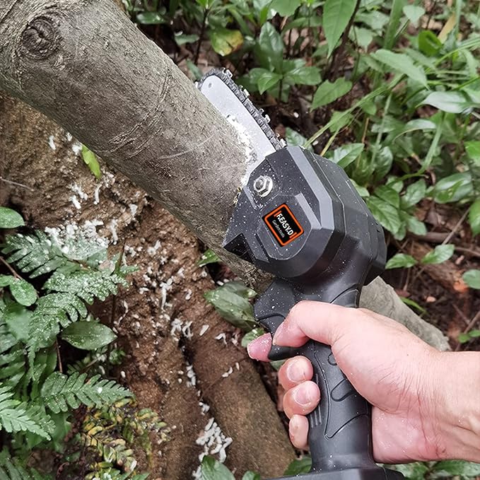MOTOSIERRA RECARGABLE INALÁMBRICA